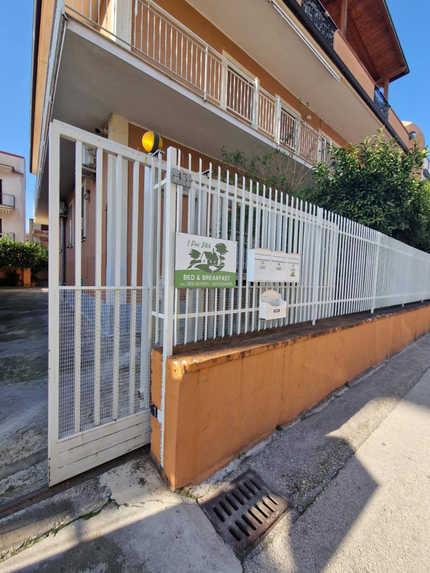I Pini B&B Recale Esterno foto