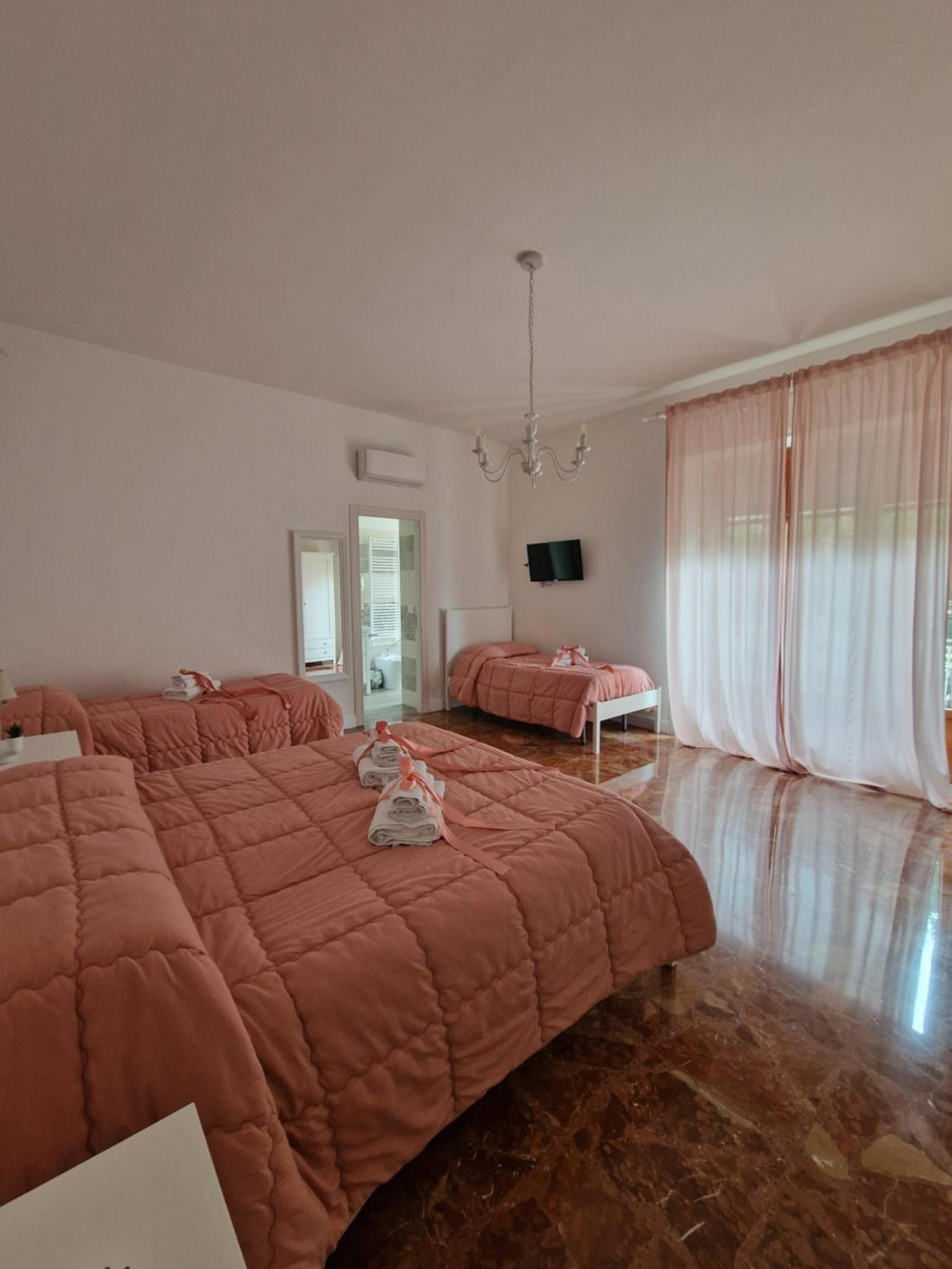 I Pini B&B Recale Esterno foto
